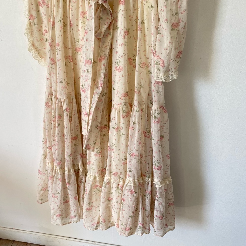 Vintage Prairie Maxi Dress Ditsy Floral Tiered Ruffle Cream Lace Cottagecore - Picture 9 of 16